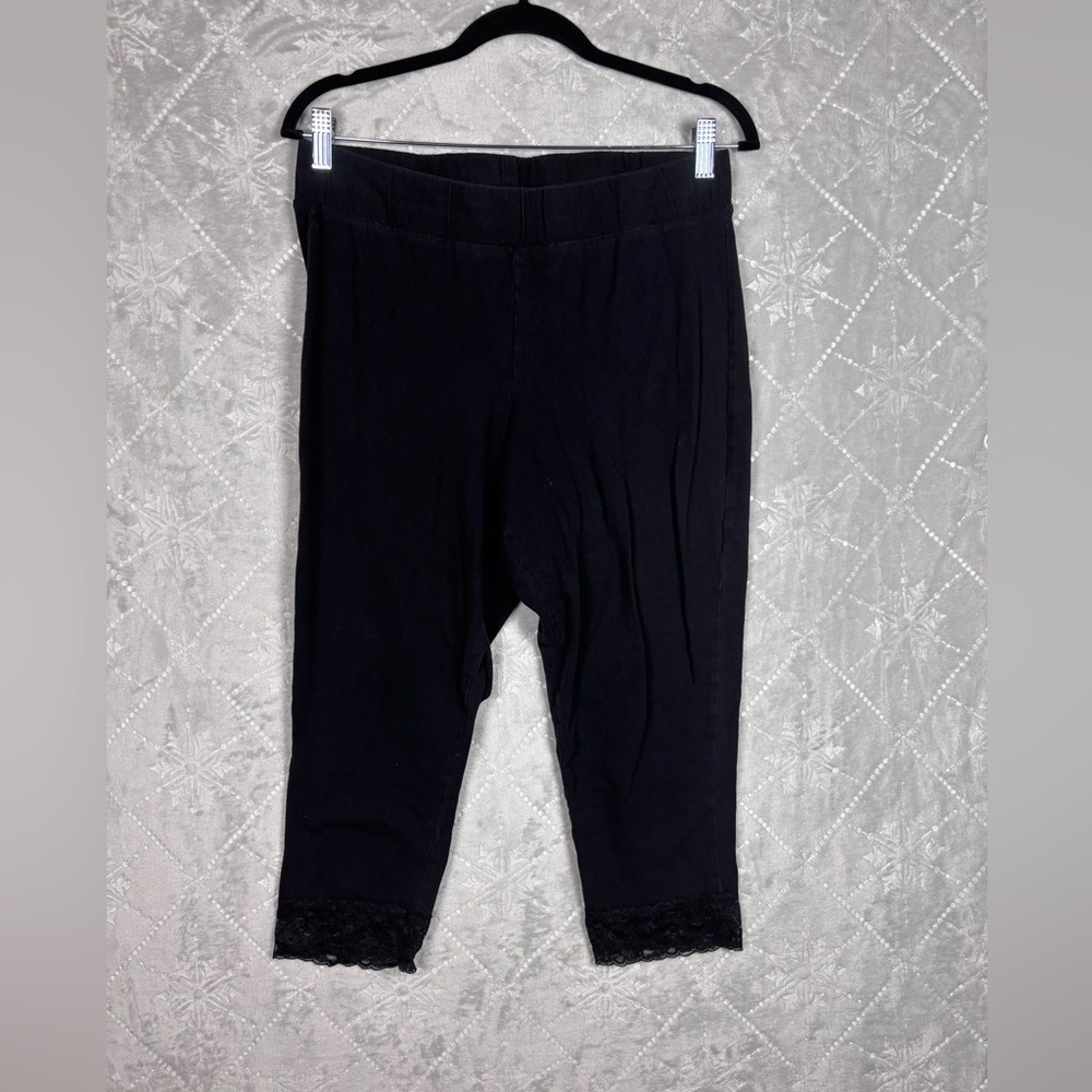Torrid Black Lace-Hem Capri / Cropped Leggings — Size 2, Cotton/Spandex